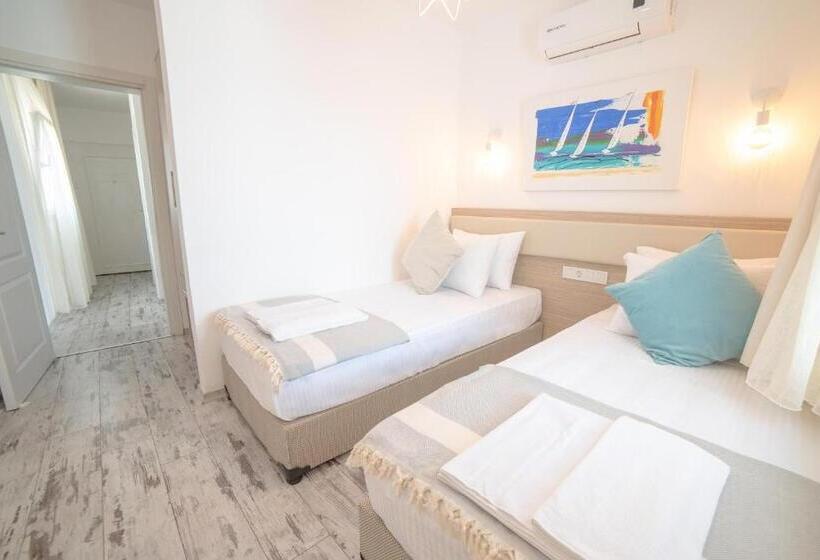 Deluxe Suite Sea View, Madda