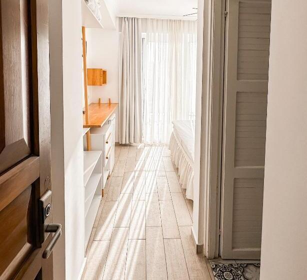 غرفة قياسية إطلالة جانبية علي البحر, Hideaway