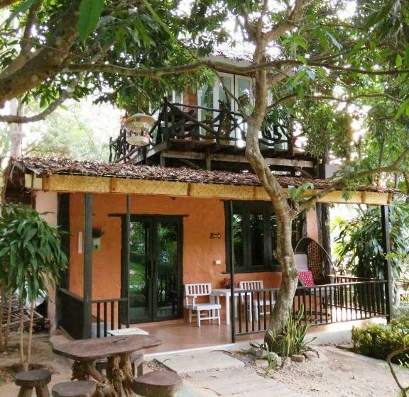 标准平房, Baan Pong Tara