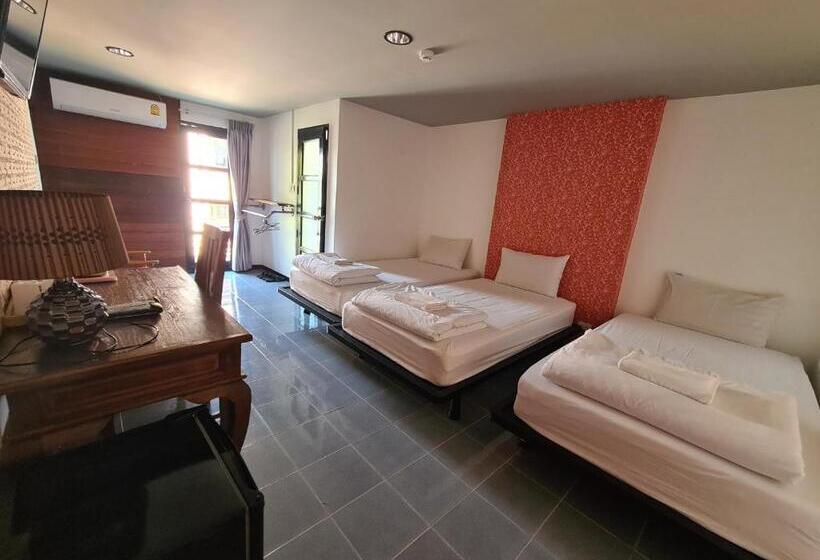 Номер Стандарт Трехместный, The 8 Factory Hotel Phitsanulok
