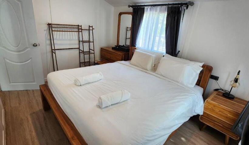 חדר דלוקס לארבעה, The Nidhra Boutique Resort