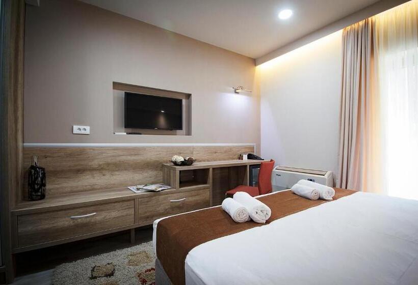 اتاق لوکس, Junior