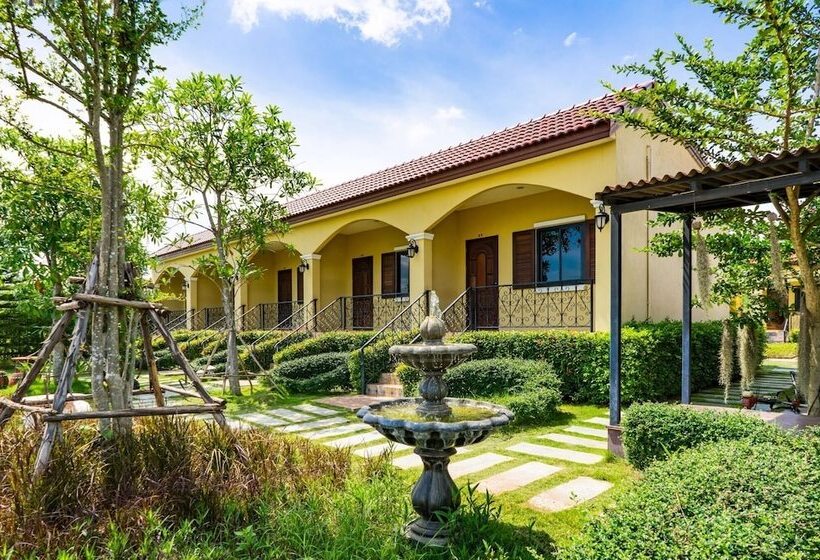 스탠다드 룸 더블 침대, Sierra View Resort