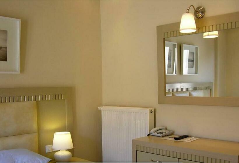 استودیو استاندارد با چشمانداز دریا, Utopia