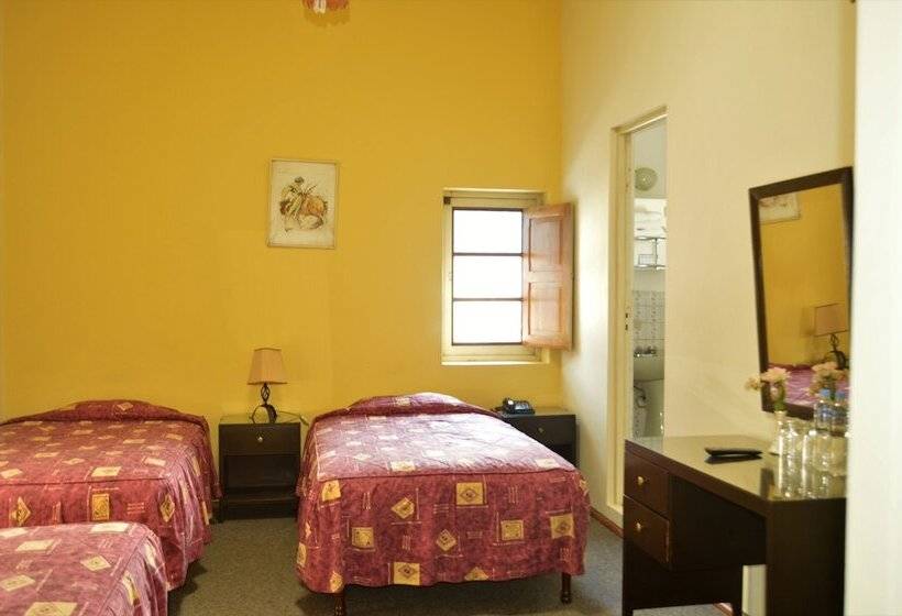 Номер Стандарт Трехместный, Las Mercedes Hostal Residencial