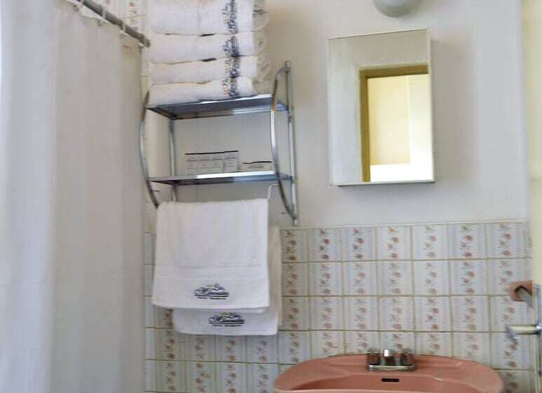 חדר סטנדרט לארבעה, Las Mercedes Hostal Residencial