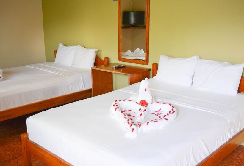 Номер Стандарт Трехместный, Hostel Backpackers La Fortuna