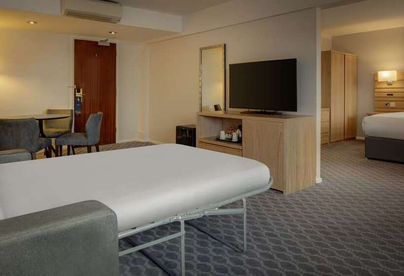 سوئیت با تخت بزرگ, Alrayyan Hotel Doha, Curio Collection By Hilton