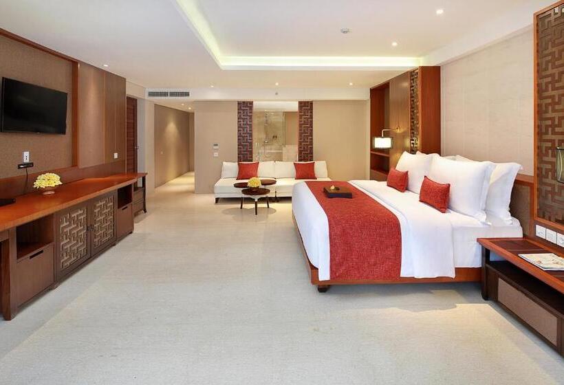 سوییت جونیور, The Bandha Hotel & Suites