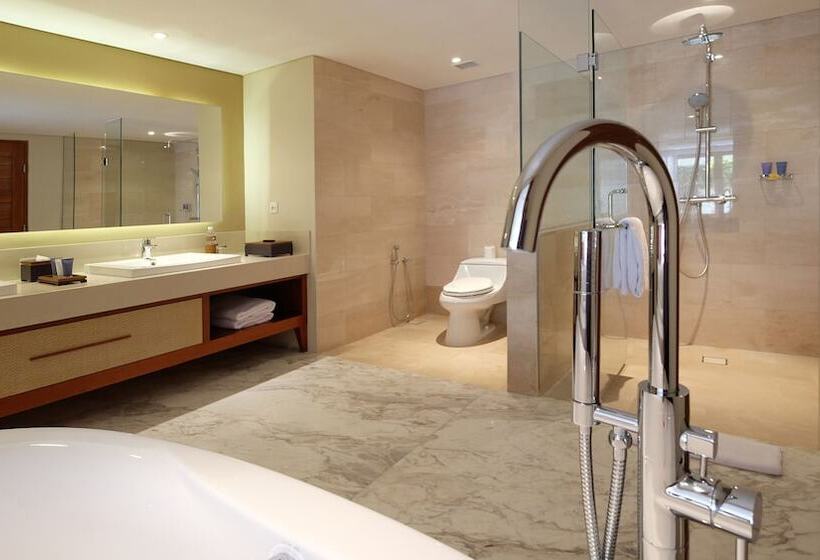 سوئیت جونیور با تراس, The Bandha Hotel & Suites