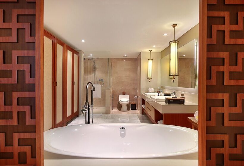 Полулюкс Одноместный с Террасой, The Bandha Hotel & Suites