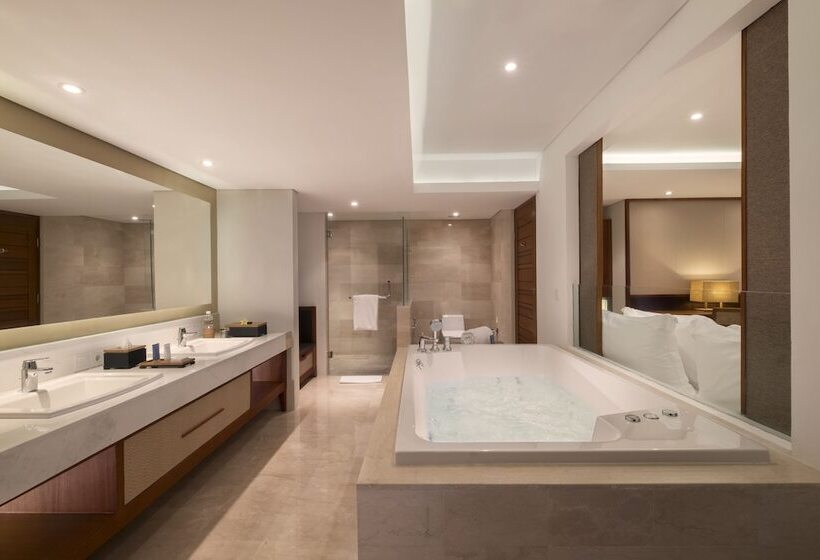 Трехместный Номер Deluxe, The Bandha Hotel & Suites