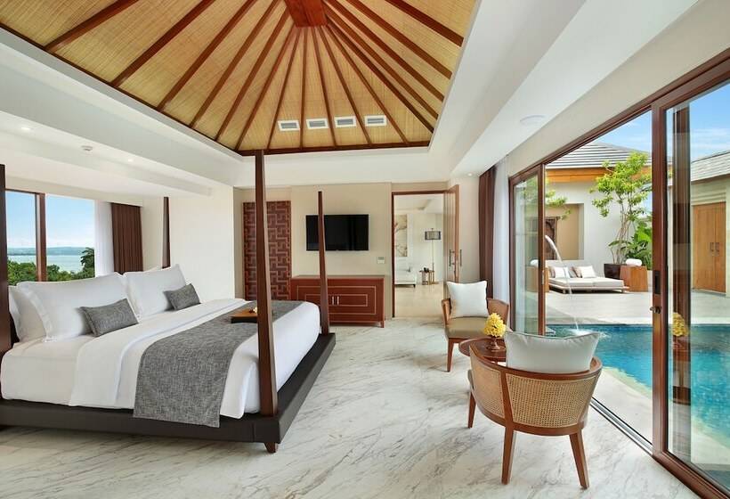 Королевский Люкс, The Bandha Hotel & Suites