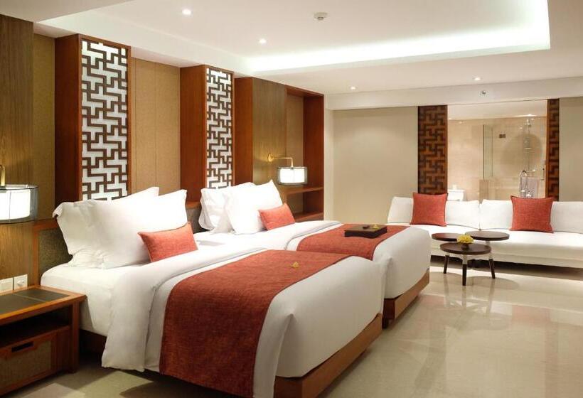 سوییت جونیور, The Bandha Hotel & Suites