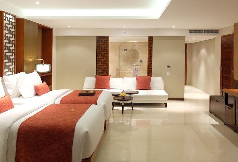 سوئیت جونیور با تراس, The Bandha Hotel & Suites
