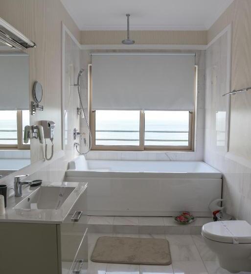 سوییت لوکس, Phoenicia Luxury