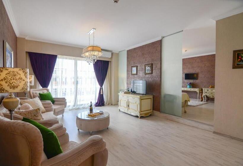 سوئیت رویال, Phoenicia Luxury