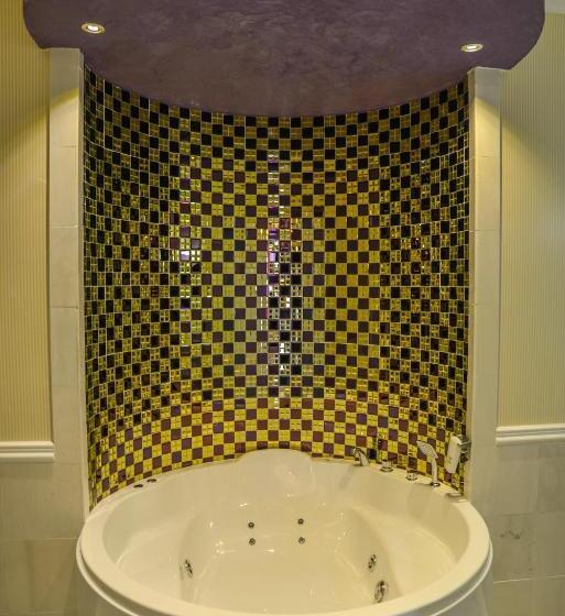 Королевский Люкс, Phoenicia Luxury