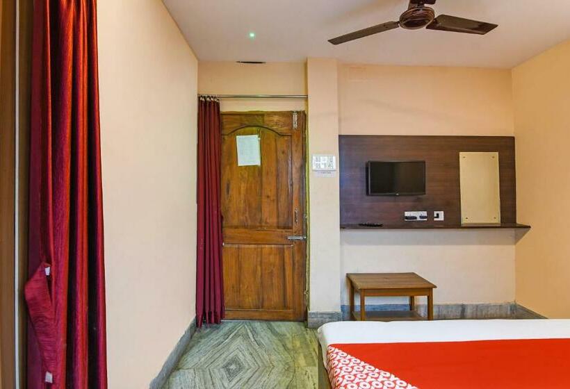 اتاق کلاسیک سه تخته, Oyo Flagship Hotel Ashirbad Deluxe