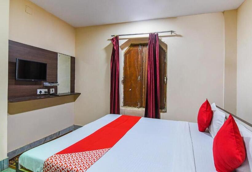 اتاق کلاسیک سه تخته, Oyo Flagship Hotel Ashirbad Deluxe