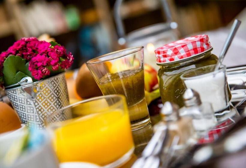 Полулюкс, La Ferme De L Oudon & Spa