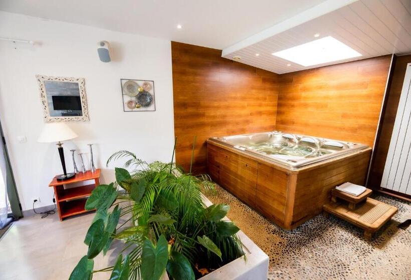 Люкс Премиум, La Ferme De L Oudon & Spa