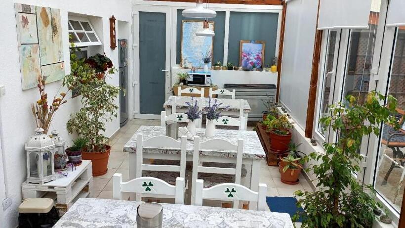 اتاق لوکس با چشم‌انداز باغ, Isla Bella