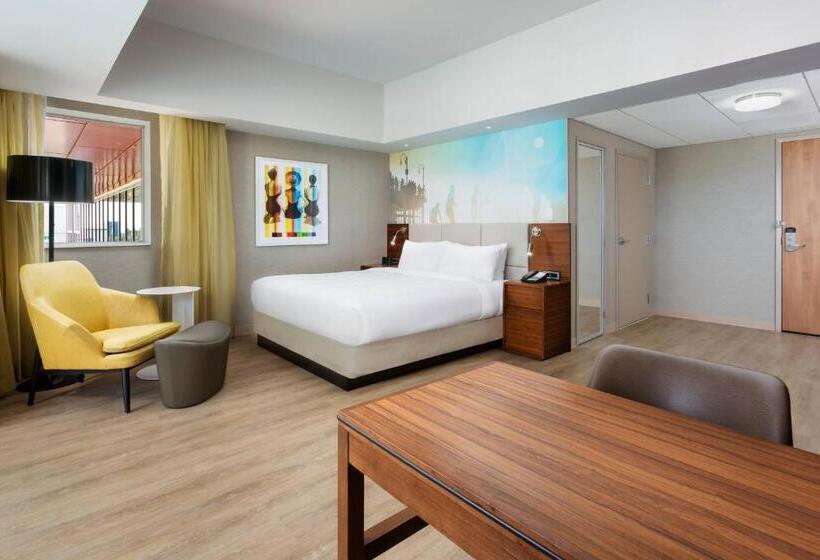 Номер Стандарт с Балконом, Courtyard By Marriott Santa Monica