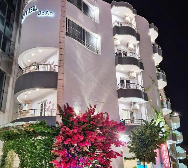 سوییت جونیور با چشم‌انداز دریا, Joan