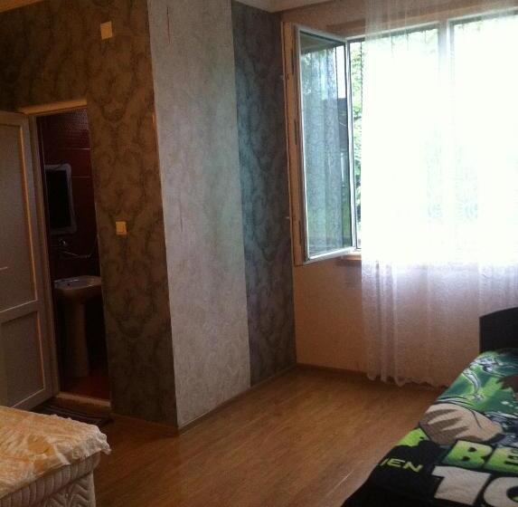 اتاق استاندارد چهار تخته, Near The Sea