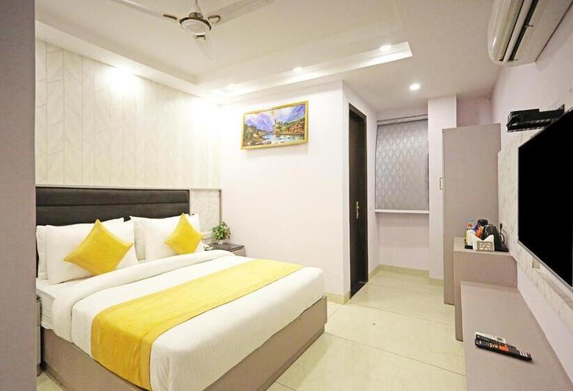اتاق سوپریور با تخت بزرگ, Frankstay By Hotel Mayfair Newly Built   New Delhi