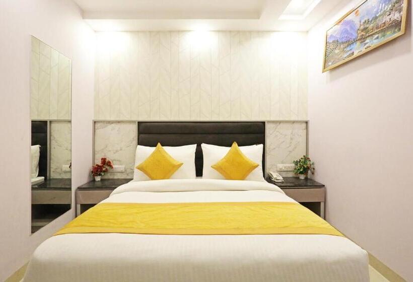 اتاق سوپریور با تخت بزرگ, Frankstay By Hotel Mayfair Newly Built   New Delhi