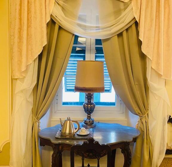 اتاق اجرایی, Palazzo Lari Luxury Accommodation