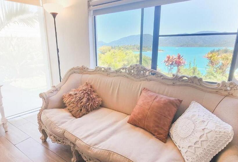 Номер Стандарт Вид на Море, The Haven View   Airlie Beach