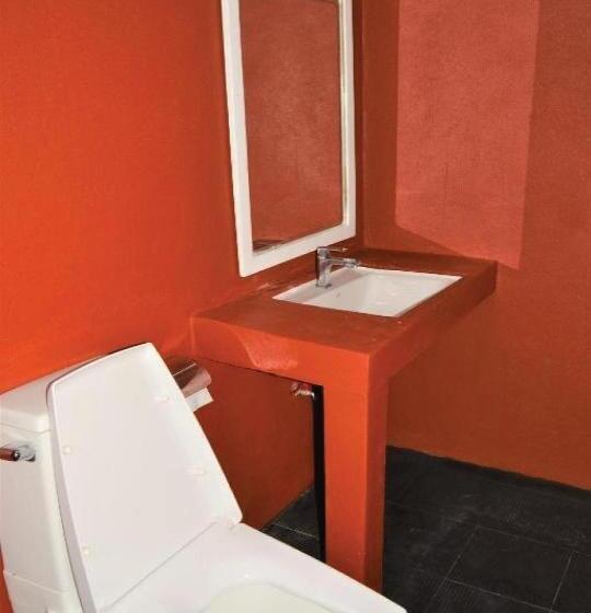 Номер Deluxe с Балконом, World Cat Beach & Resort เวิลด์แคท บีช แอนด์ รีสอร์ท