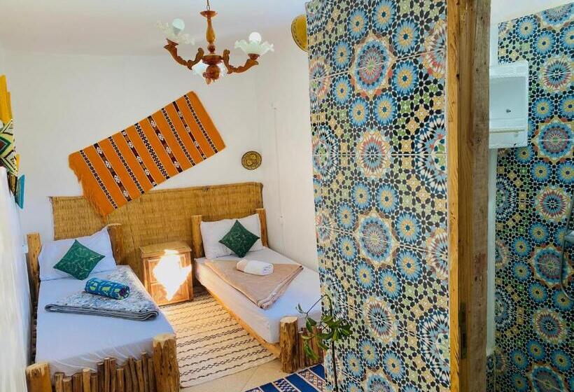 اتاق استاندارد, Tizaou Guest House