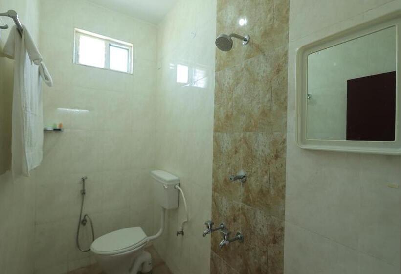 标准工作室带阳台, Royal Beach Service Apartment