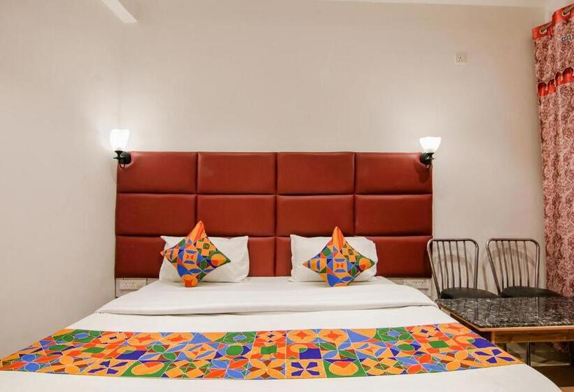 디럭스 룸, Fabhotel Grover