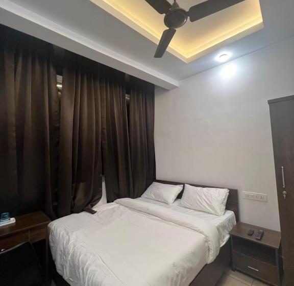 Номер Deluxe, Aroma Inn