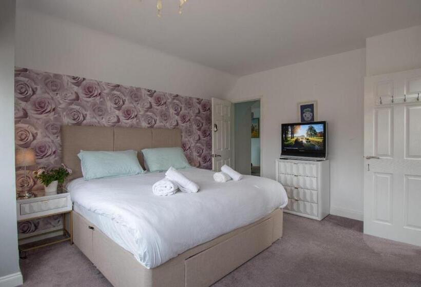 اتاق لوکس با تخت بزرگ, Elegant And Spacious Private Room With Ensuite
