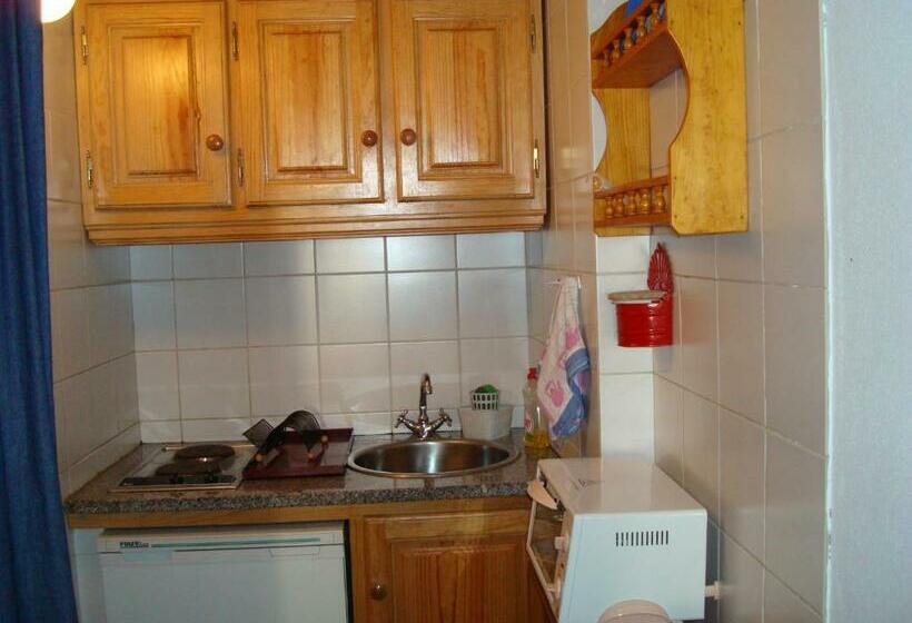 Студия Стандарт, Casas Do Toural