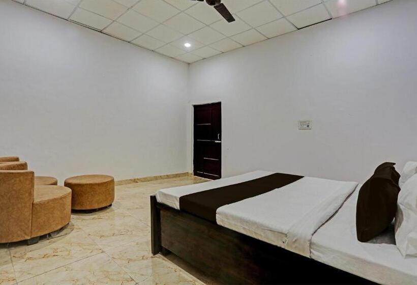 Трехместный Номер Классика, Oyo Murliwala Wedding Palace And Resort