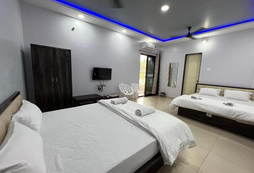 家庭间, Iira Stays   Raigad Srushti Resort