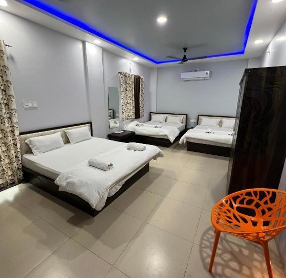 高级家庭房间, Iira Stays   Raigad Srushti Resort