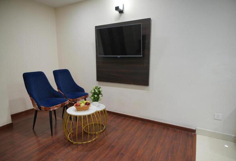 行政房间, Comfort Inn Karnal