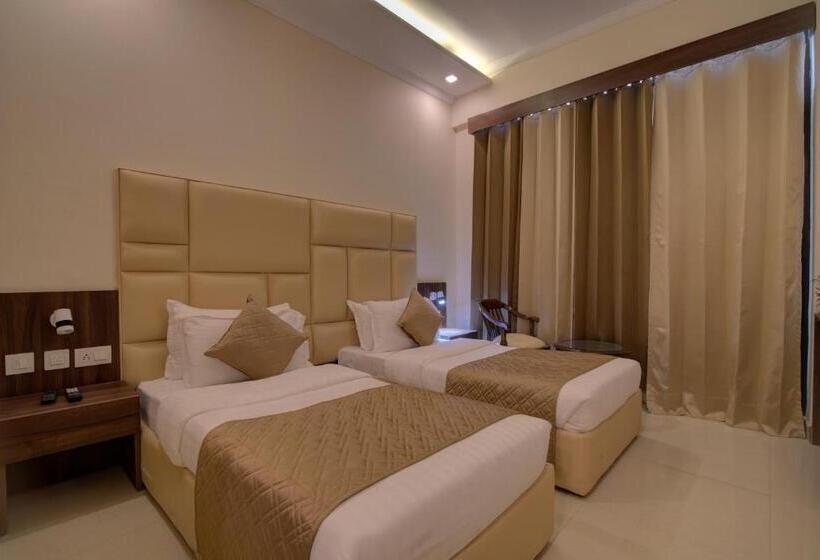 带阳台的豪华间, Comfort Inn Karnal