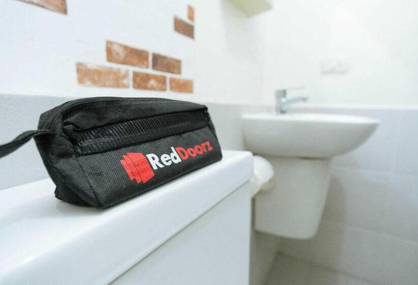 Номер Стандарт, Reddoorz Syariah Near Kantor Pajak Telanaipura Jambi