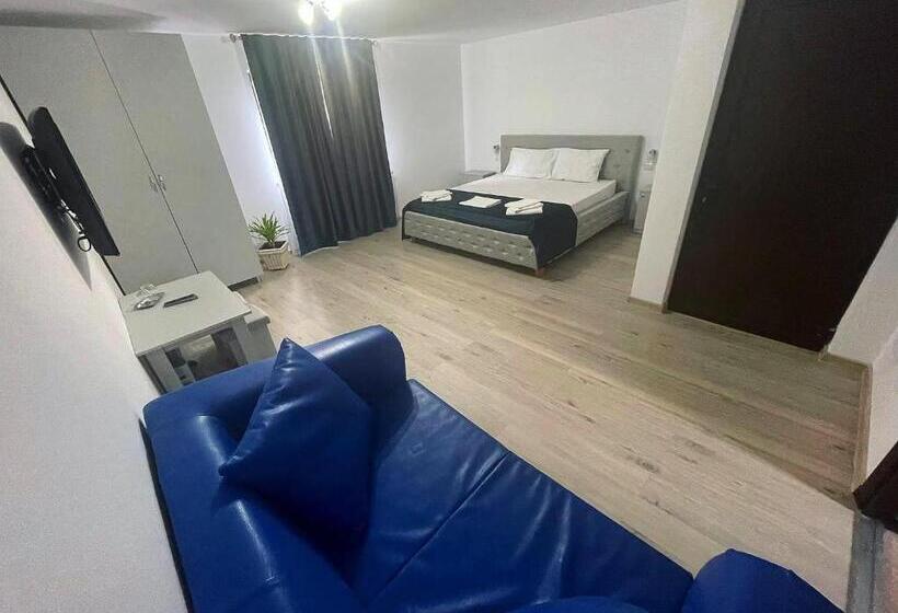 اتاق استاندارد چهار تخته, Bucovina Inn