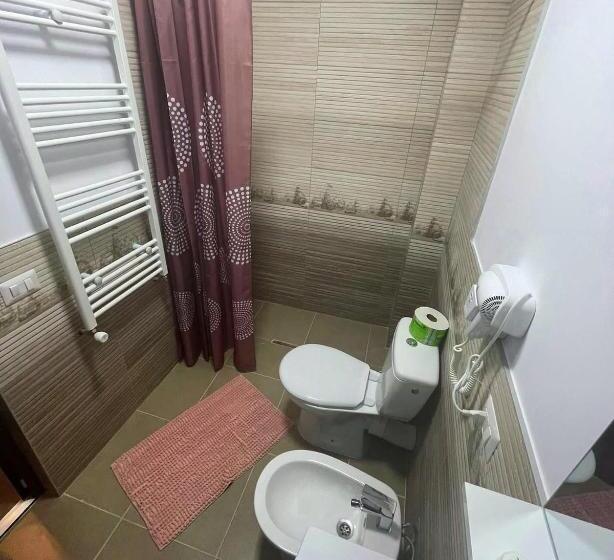 اتاق استاندارد سه تخته با بالکن, Bucovina Inn
