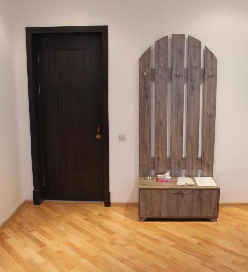 اتاق پریمیوم چهارنفره, Grand Hotel Kapan, Armenia